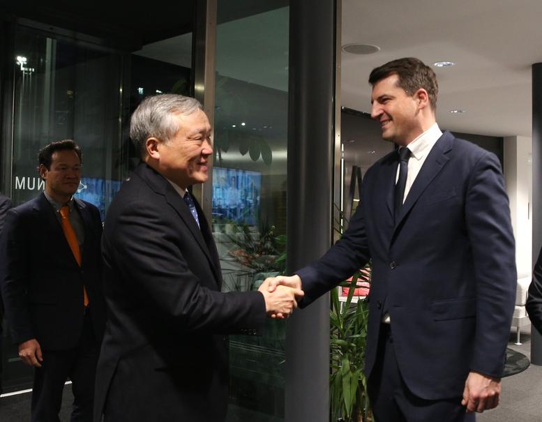 Việt Nam kêu gọi và luôn tạo môi trường thuận lợi cho các doanh nghiệp Thụy Sĩ sang hợp tác đầu tư, kinh doanh- Ảnh 4. Việt Nam kêu gọi và luôn tạo môi trường thuận lợi cho các doanh nghiệp Thụy Sĩ sang hợp tác đầu tư, kinh doanh- Ảnh 4.