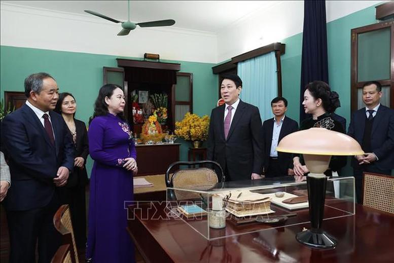 Chủ tịch nước Lương Cường dâng hương tưởng niệm Chủ tịch Hồ Chí Minh tại Nhà 67- Ảnh 3. Chủ tịch nước Lương Cường dâng hương tưởng niệm Chủ tịch Hồ Chí Minh tại Nhà 67- Ảnh 3.