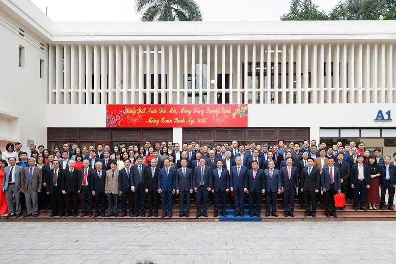 Thủ tướng: Viện Hàn lâm Khoa học và Công nghệ Việt Nam "hội tụ những hào kiệt của thời đại mới"- Ảnh 13. Thủ tướng: Viện Hàn lâm Khoa học và Công nghệ Việt Nam "hội tụ những hào kiệt của thời đại mới"- Ảnh 13.