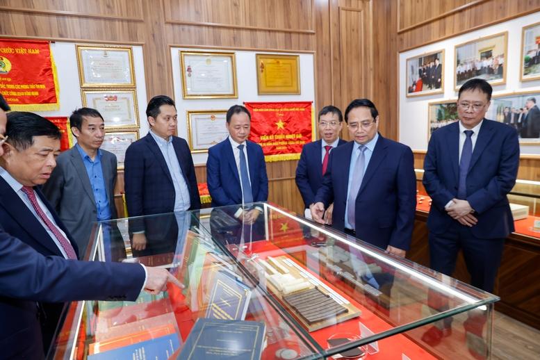Thủ tướng: Viện Hàn lâm Khoa học và Công nghệ Việt Nam "hội tụ những hào kiệt của thời đại mới"- Ảnh 12. Thủ tướng: Viện Hàn lâm Khoa học và Công nghệ Việt Nam "hội tụ những hào kiệt của thời đại mới"- Ảnh 12.