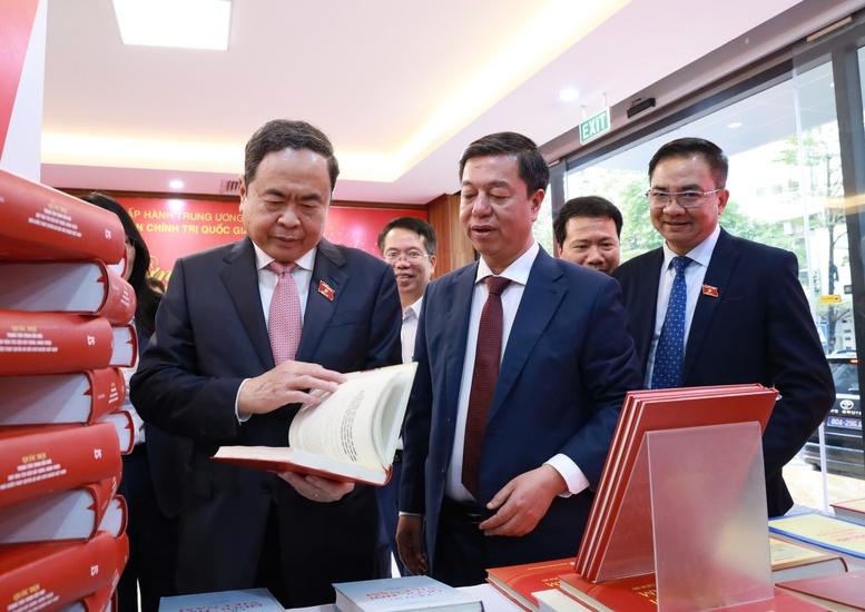 Cẩm nang hữu ích về Luật được thông qua tại Kỳ họp thứ 10, Quốc hội khóa XV- Ảnh 1. Cẩm nang hữu ích về Luật được thông qua tại Kỳ họp thứ 10, Quốc hội khóa XV- Ảnh 1.