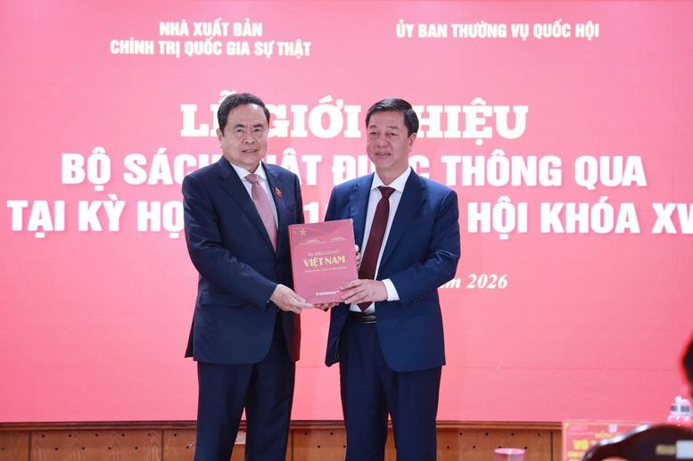 Cẩm nang hữu ích về Luật được thông qua tại Kỳ họp thứ 10, Quốc hội khóa XV- Ảnh 2. Cẩm nang hữu ích về Luật được thông qua tại Kỳ họp thứ 10, Quốc hội khóa XV- Ảnh 2.