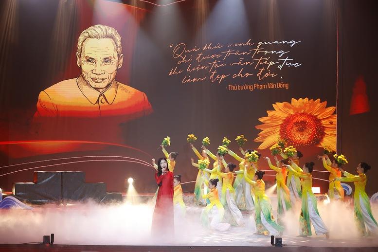 Chương trình nghệ thuật chính luận "Thủ tướng Phạm Văn Đồng - Trọn đời vì nước vì dân"- Ảnh 3.