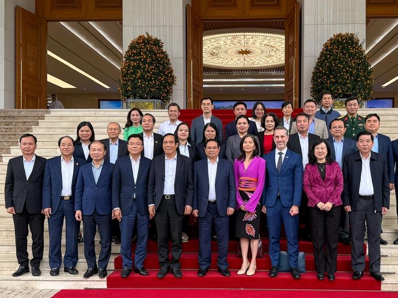 Thủ tướng: 2 yếu tố nền tảng về nhận thức, 5 trọng tâm hành động và 3 trụ cột phát triển 'kinh tế bạc'- Ảnh 6.