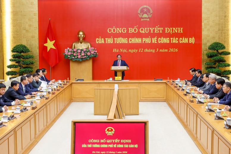 Thủ tướng trao quyết định bổ nhiệm Chủ tịch Viện Hàn lâm Khoa học và Công nghệ Việt Nam- Ảnh 4. Thủ tướng trao quyết định bổ nhiệm Chủ tịch Viện Hàn lâm Khoa học và Công nghệ Việt Nam- Ảnh 4.