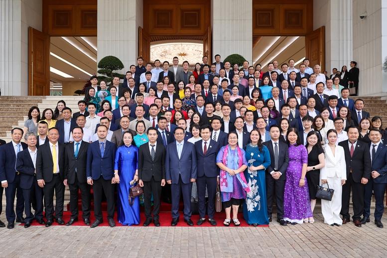 Thủ tướng: Doanh nghiệp là trung tâm, là chủ thể trong thực hiện mục tiêu tăng trưởng từ 10% trở lên- Ảnh 9. Thủ tướng: Doanh nghiệp là trung tâm, là chủ thể trong thực hiện mục tiêu tăng trưởng từ 10% trở lên- Ảnh 9.