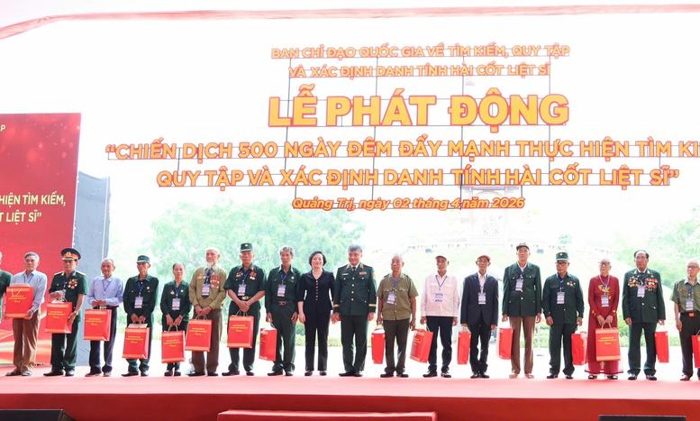 Phó Thủ tướng Phạm Thị Thanh Trà phát động Chiến dịch 500 ngày đêm tìm kiếm, quy tập và xác định danh tính hài cốt liệt sĩ- Ảnh 4.