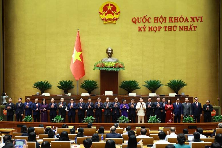 Quốc hội phê chuẩn bổ nhiệm 6 Phó Thủ tướng, các Bộ trưởng và thành viên Chính phủ- Ảnh 2. Quốc hội phê chuẩn bổ nhiệm 6 Phó Thủ tướng, các Bộ trưởng và thành viên Chính phủ- Ảnh 2.