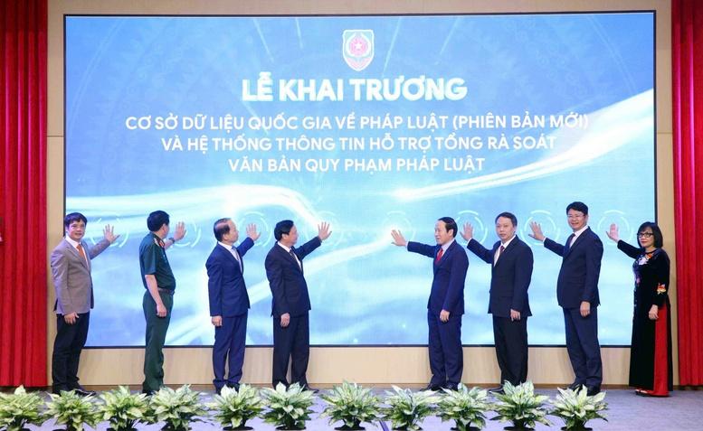 Phó Thủ tướng Lê Tiến Châu bấm nút Khai trương Cơ sở dữ liệu quốc gia về pháp luật (phiên bản mới)- Ảnh 2.