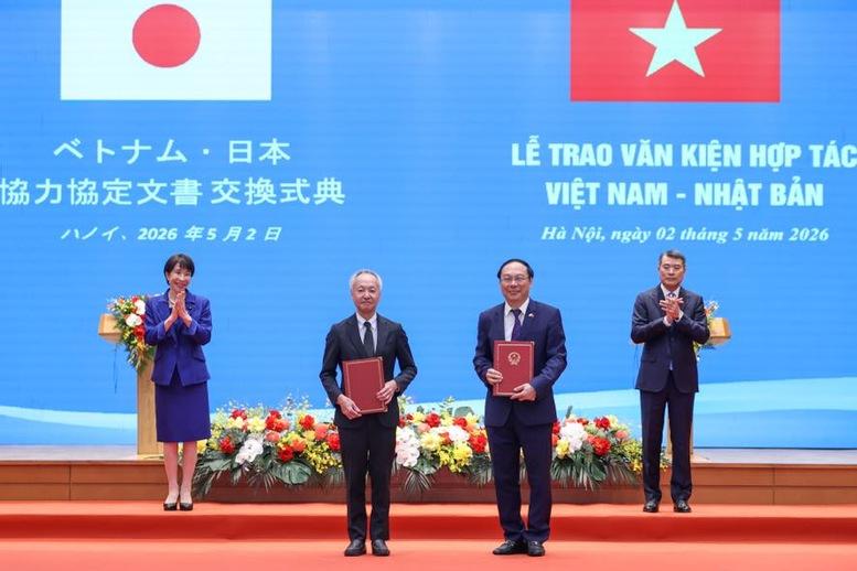 Việt Nam, Nhật Bản trao nhiều văn kiện hợp tác quan trọng- Ảnh 3.