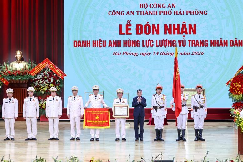 Thủ tướng Lê Minh Hưng trao danh hiệu Anh hùng tặng Công an Hải Phòng- Ảnh 4.