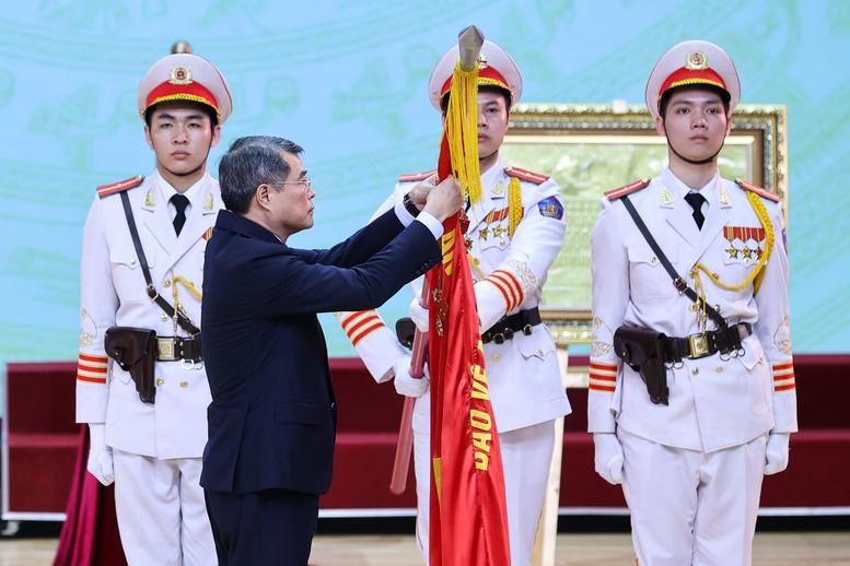 Thủ tướng Lê Minh Hưng trao danh hiệu Anh hùng tặng Công an Hải Phòng- Ảnh 3.