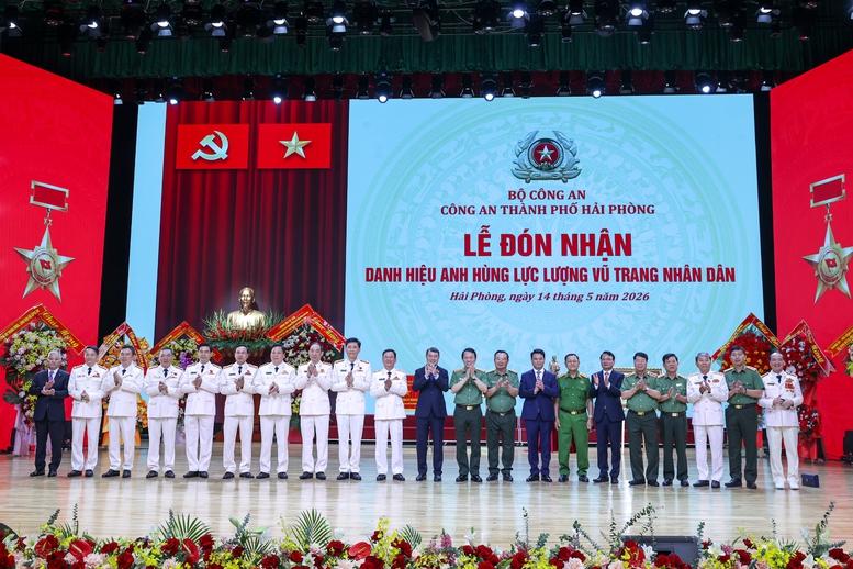 Thủ tướng Lê Minh Hưng trao danh hiệu Anh hùng tặng Công an Hải Phòng- Ảnh 7.