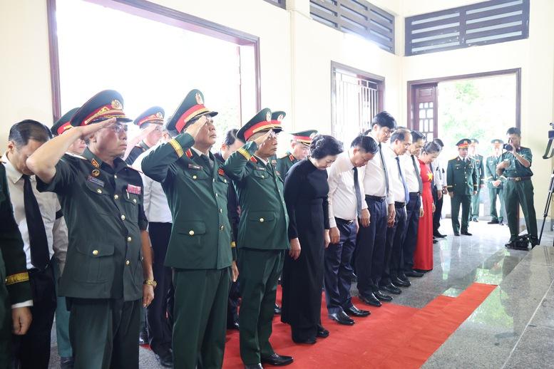 Đón 80 hài cốt liệt sĩ quân tình nguyện, chuyên gia Việt Nam hy sinh trên đất Lào trở về đất mẹ- Ảnh 2.