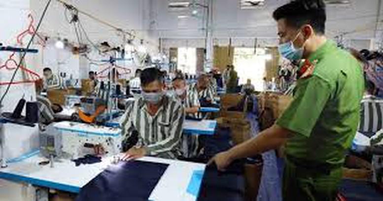 Phạm nhân được học văn hóa, học nghề và cấp chứng chỉ đào tạo nghề- Ảnh 1.