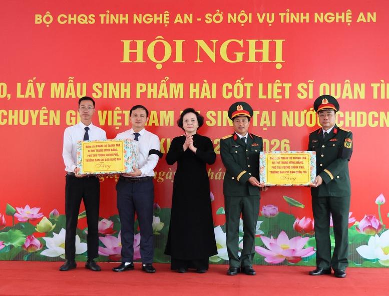 Đón 80 hài cốt liệt sĩ quân tình nguyện, chuyên gia Việt Nam hy sinh trên đất Lào trở về đất mẹ- Ảnh 11.