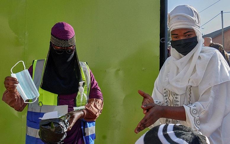 Ebola diễn biến phức tạp và 'lá chắn' phòng dịch của các nước- Ảnh 1. Ebola diễn biến phức tạp và 'lá chắn' phòng dịch của các nước- Ảnh 1.