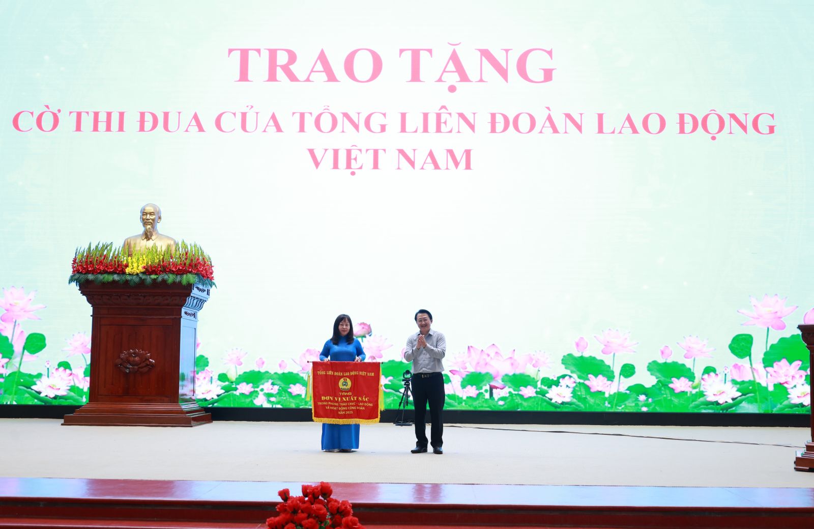 Lai Châu: Biểu dương điển hình tiên tiến nhân Tháng Công nhân năm 2026