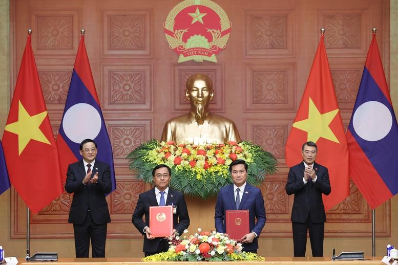 Việt Nam và Lào trao nhiều văn kiện hợp tác quan trọng- Ảnh 3. Việt Nam và Lào trao nhiều văn kiện hợp tác quan trọng- Ảnh 3.