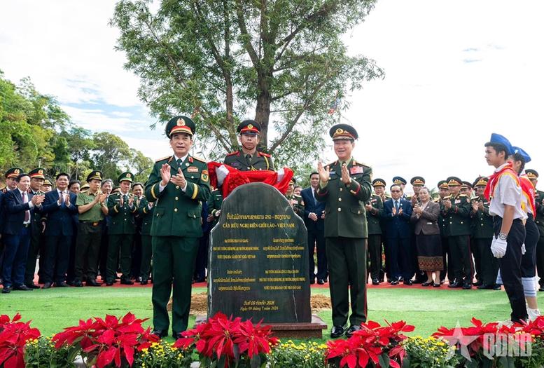 Đại tướng Phan Văn Giang dự các hoạt động Giao lưu quốc phòng biên giới tại Lào- Ảnh 3.