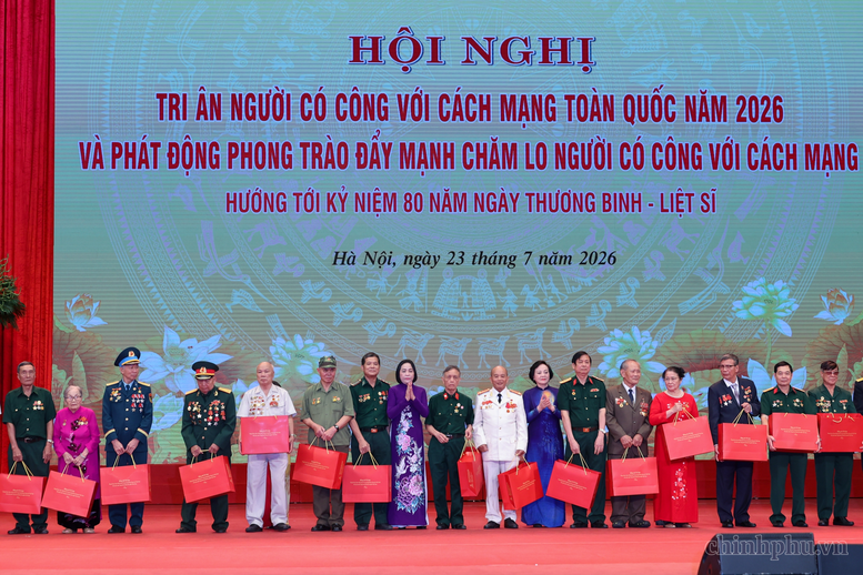 Thủ tướng Chính phủ phát động "Phong trào đẩy mạnh chăm lo người có công với cách mạng"- Ảnh 12.
