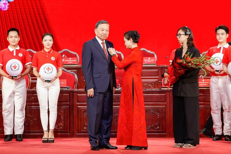 Công tác nhân đạo phải trở thành một bộ phận của chiến lược phát triển con người- Ảnh 3.