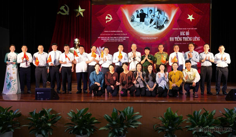 'Bác Hồ - Hai tiếng thiêng liêng': Học Bác từ những điều giản dị nhất- Ảnh 3.