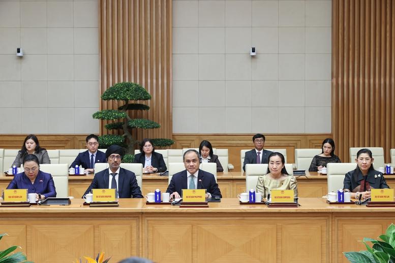 Thủ tướng Lê Minh Hưng tiếp Đại sứ, Đại biện các nước ASEAN- Ảnh 5.
