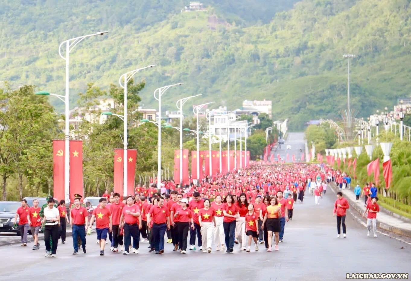 Lai Châu hưởng ứng Chương trình đi bộ “Cùng Việt Nam tiến bước” năm 2026