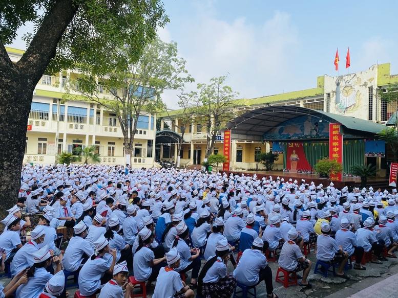 Hướng dẫn chính sách với hiệu trưởng, phó hiệu trưởng khi sắp xếp trường học- Ảnh 1.