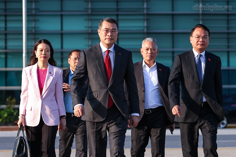 Thủ tướng Lê Minh Hưng lên đường dự Hội nghị thượng đỉnh BRICS và làm việc song phương tại Ấn Độ- Ảnh 1.
