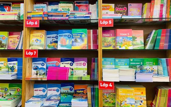 Tập trung đánh giá toàn diện công tác giáo dục phổ thông, nội dung sách giáo khoa