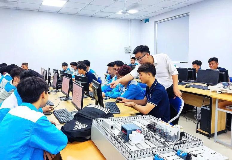 Linh hoạt phương thức đào tạo, đẩy mạnh chuyển đổi số trong giáo dục nghề nghiệp- Ảnh 1.