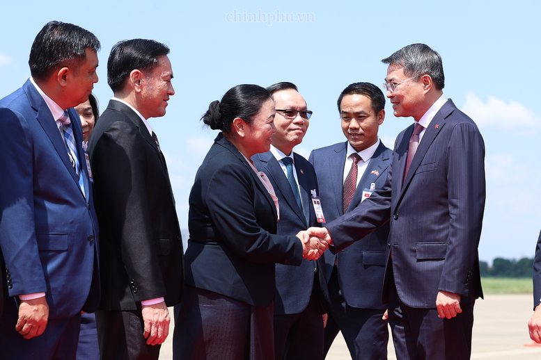 Thủ tướng Lê Minh Hưng tới Thủ đô Vientiane, bắt đầu chuyến thăm chính thức Lào- Ảnh 4.