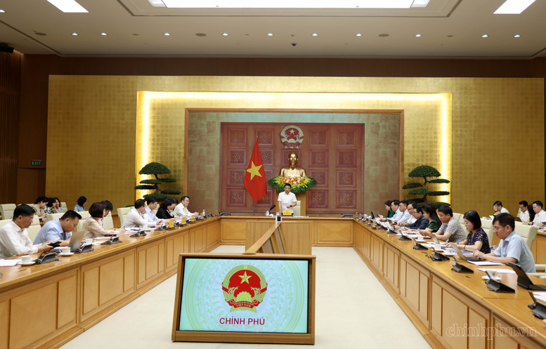 Phó Thủ tướng Nguyễn Văn Thắng yêu cầu rà soát, không để giá hàng hóa tăng bất hợp lý- Ảnh 1.