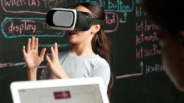 Đưa AI vào trường học: Không để công nghệ làm thay việc học - Ảnh 2.