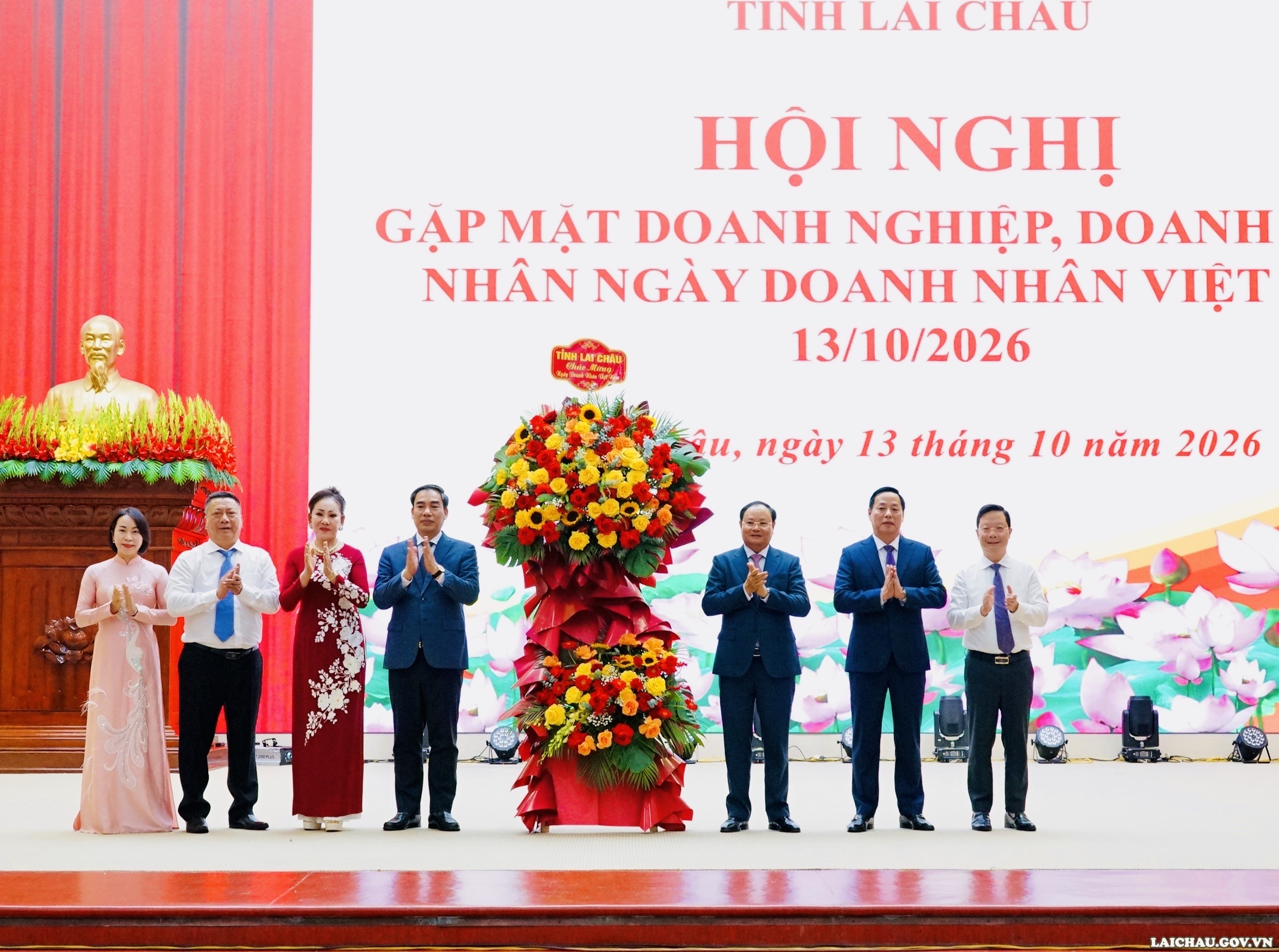 Lai Châu Gặp mặt doanh nghiệp, doanh nhân nhân ngày Doanh nhân Việt Nam 13/10: Khẳng định vai trò động lực phát triển kinh tế - xã hội
