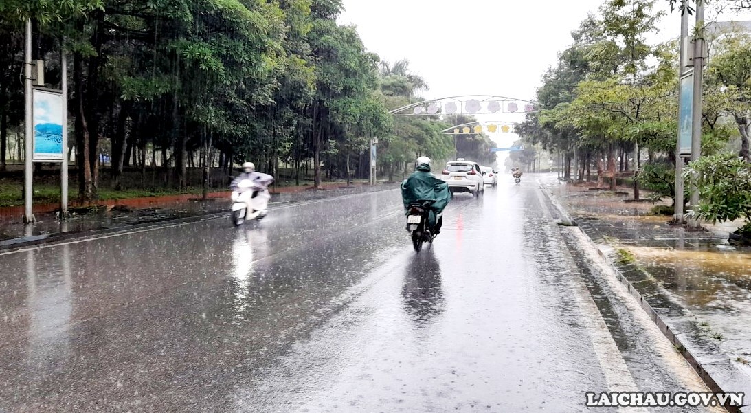 Cảnh báo mưa lớn kèm dông, lốc, sét, mưa đá và gió giật mạnh trên phạm vi tỉnh Lai Châu
