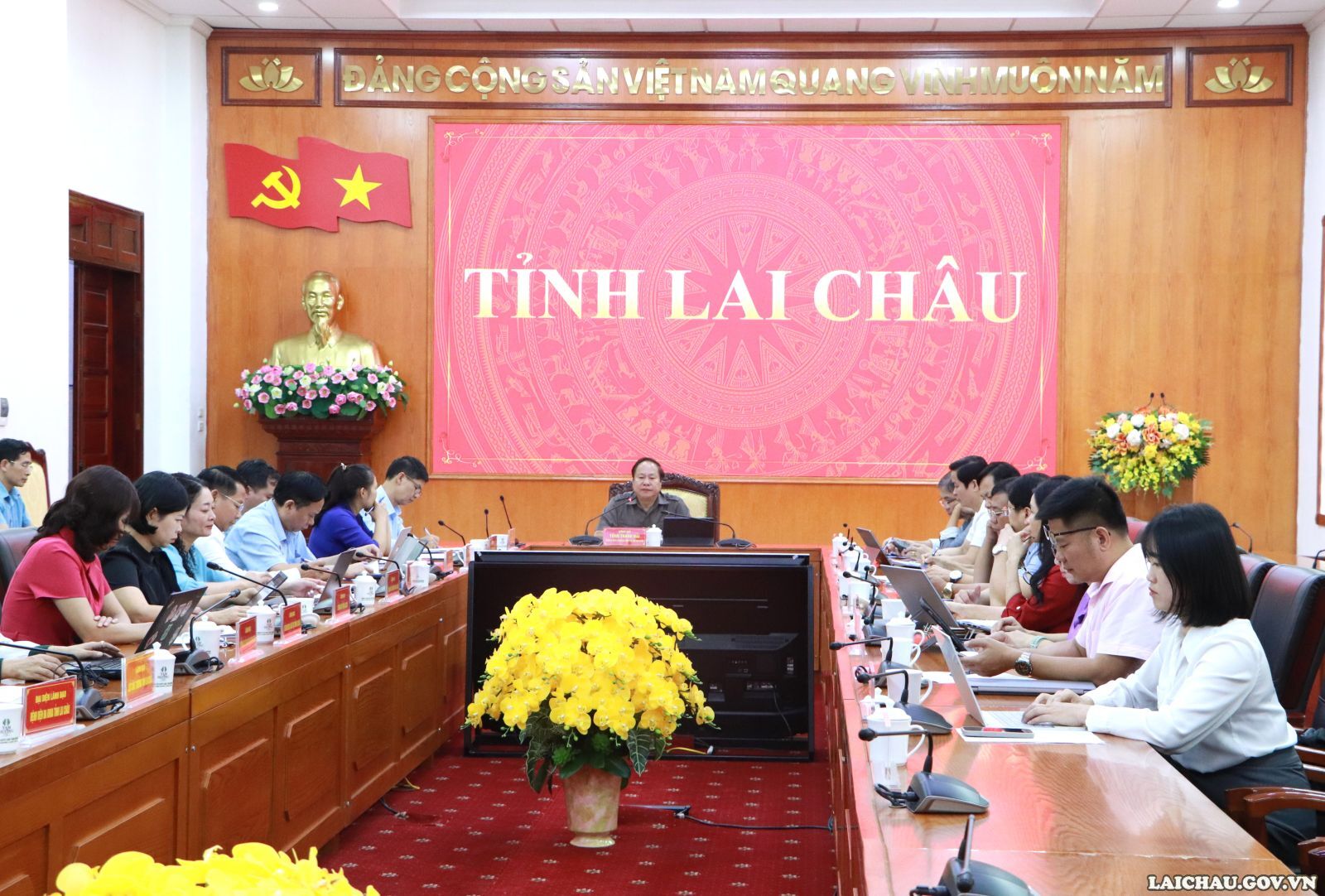 Hội nghị trực tuyến lần thứ 9 của Ban Chỉ đạo tỉnh về khám sức khỏe định kỳ hoặc khám sàng lọc miễn phí cho người dân