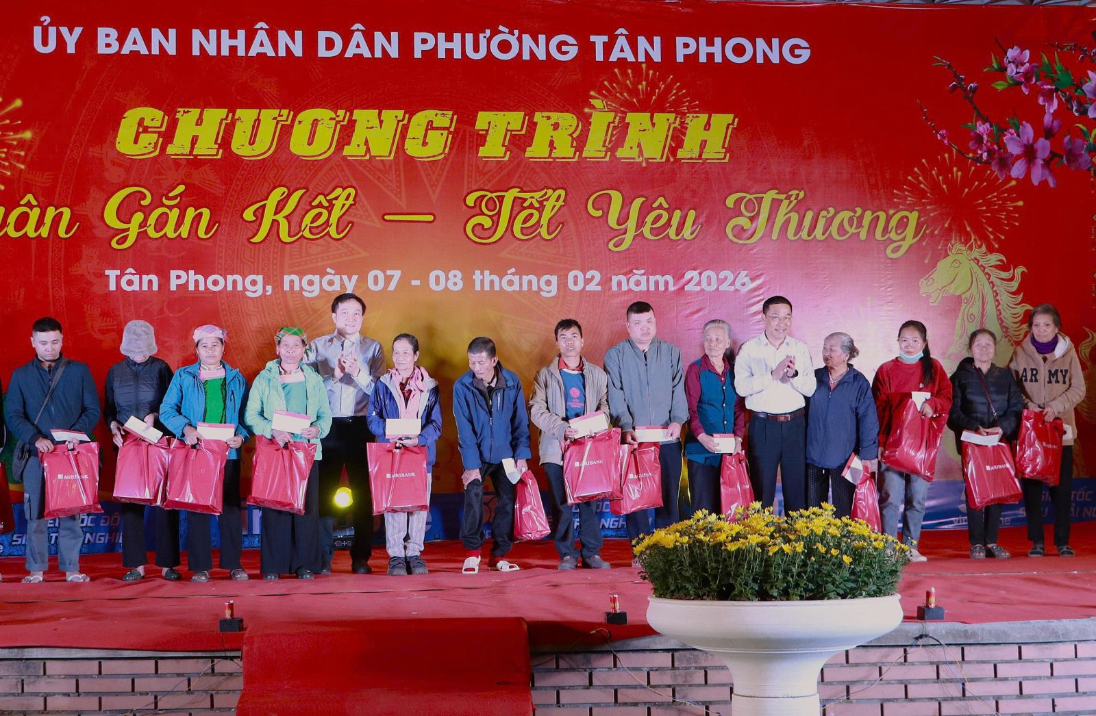 Xuân gắn kết - Tết yêu thương rộn ràng tại phường Tân Phong