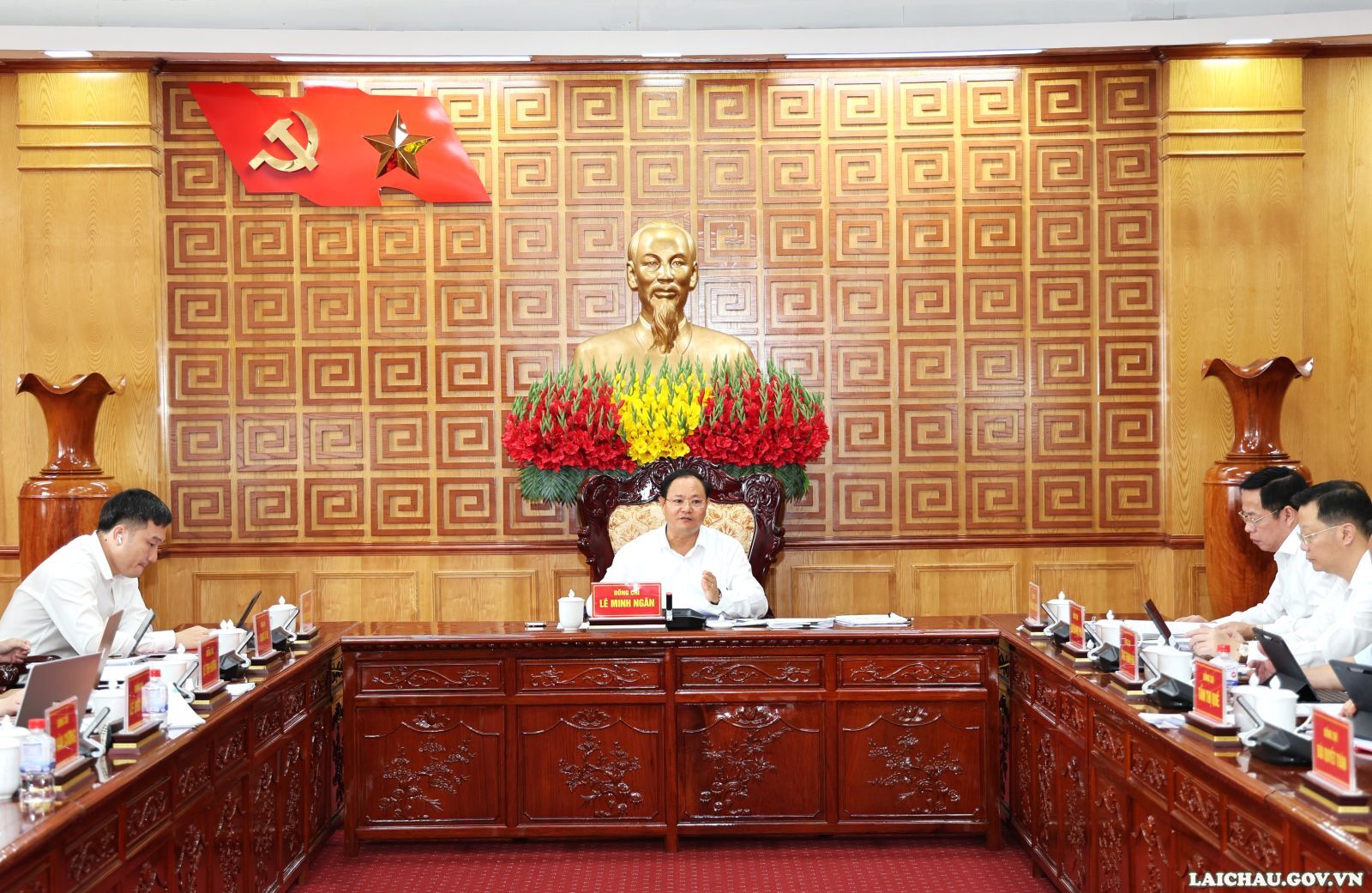 Bí thư Tỉnh ủy Lê Minh Ngân chủ trì cuộc họp Ban Thường vụ Tỉnh ủy