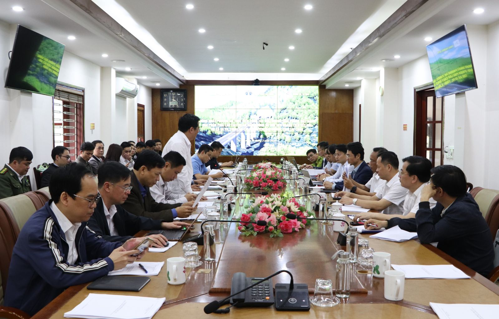 Đoàn công tác UBND tỉnh Lai Châu làm việc với phường Sa Pa, tỉnh Lào Cai