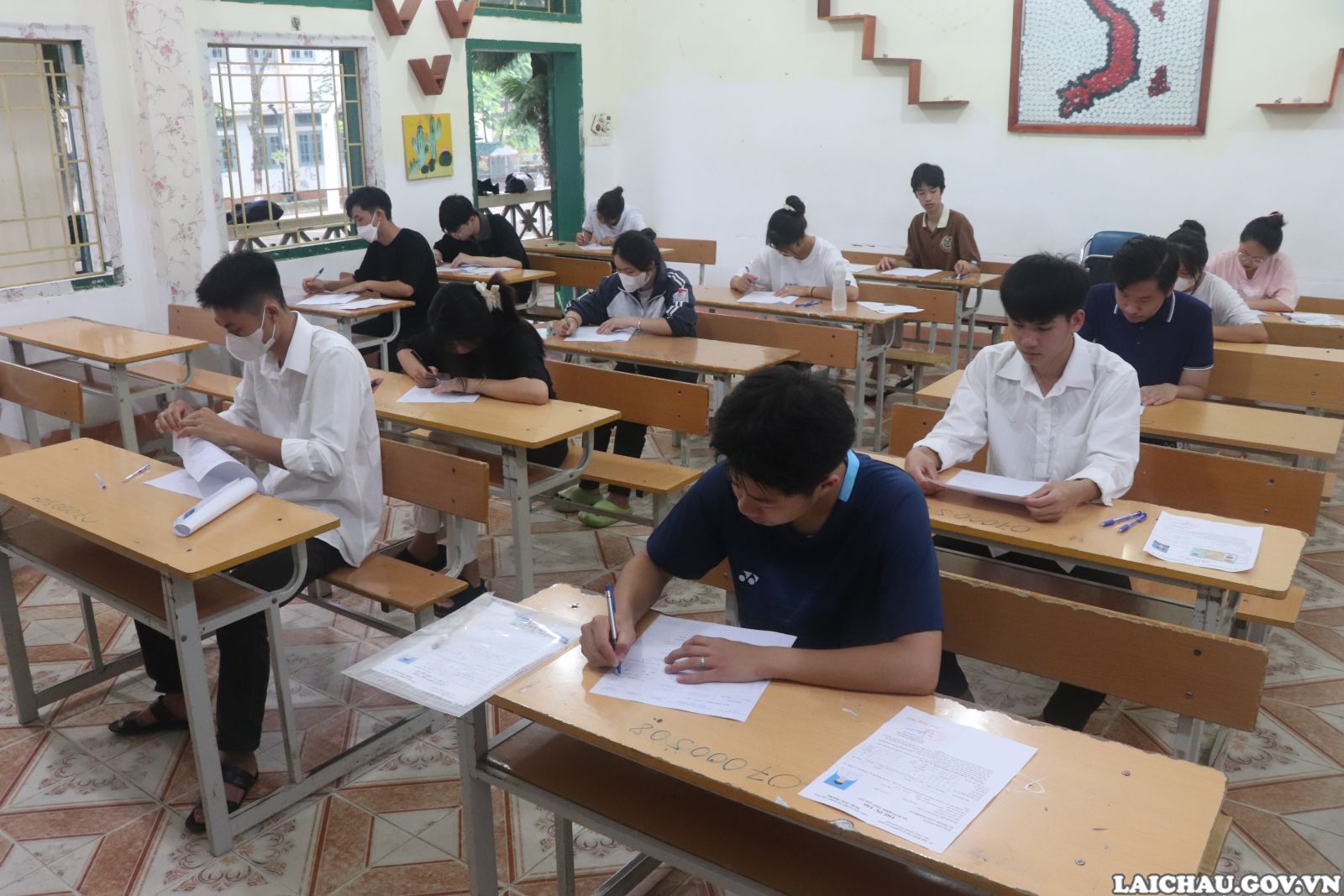 Lai Châu: Gần 3.800 thí sinh bước vào ngày thi đầu tiên của Kỳ thi tốt nghiệp THPT năm 2023 - Ảnh minh hoạ 6