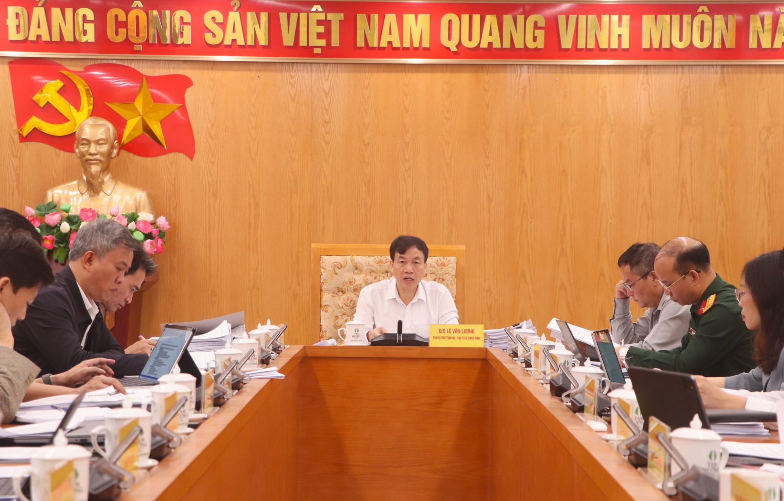 Phiên họp chuyên đề tháng 11 năm 2025: Thảo luận, thông qua 22 nội dung quan trọng phục vụ phát triển kinh tế - xã hội