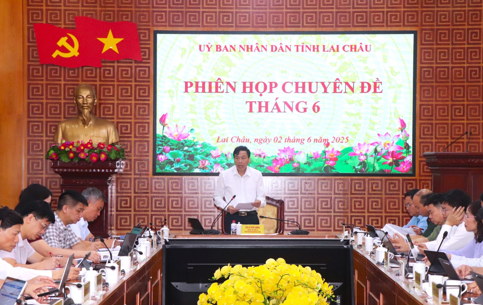 Bàn phương án sắp xếp, tổ chức lại đơn vị sự nghiệp công lập ở địa phương theo định hướng của Trung ương