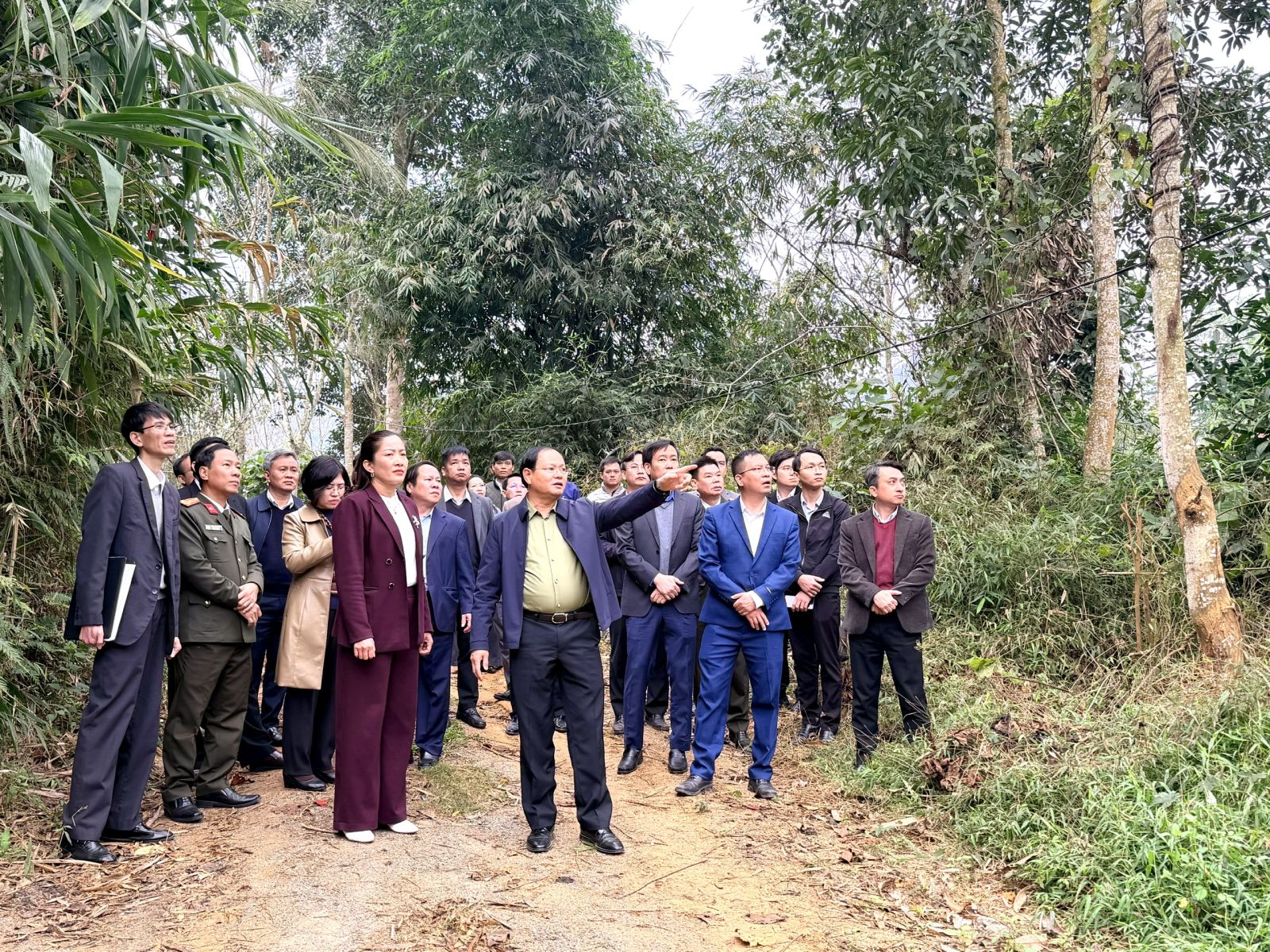 Bí thư Tỉnh ủy Lê Minh Ngân Kiểm tra công tác chuẩn bị đầu tư dự án Trường Phổ thông nội trú liên cấp Tiểu học và THCS và dự Chương trình “Xuân Biên phòng ấm lòng dân bản” tại xã Khổng Lào