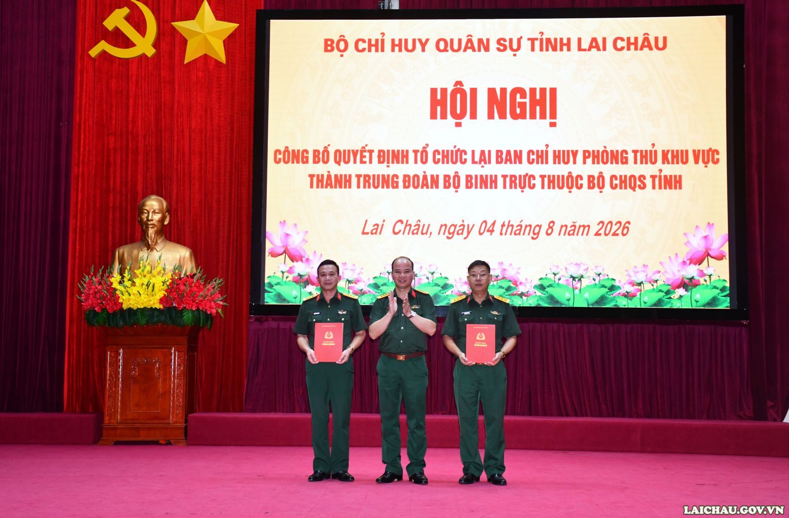 Công bố các quyết định về tổ chức lại Ban Chỉ huy Phòng thủ khu vực thành Trung đoàn Bộ binh trực thuộc Bộ Chỉ huy Quân sự tỉnh Lai Châu