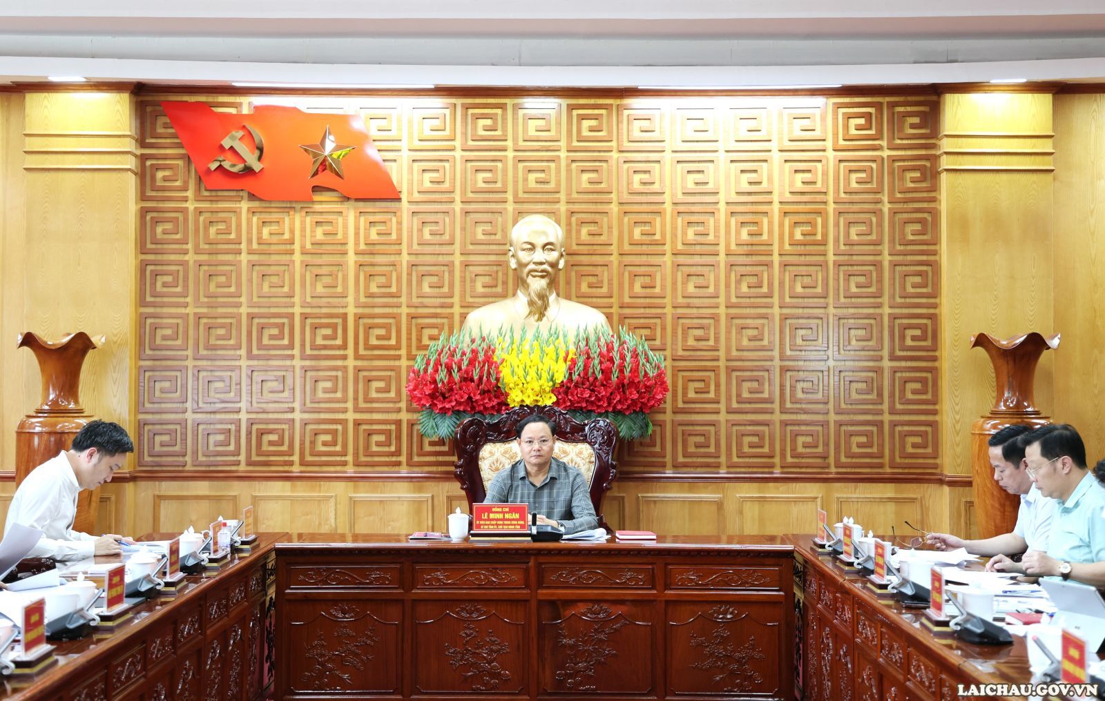 Thường trực Tỉnh ủy nghe báo cáo tình hình triển khai thực hiện công tác đo đạc lập bản đồ địa chính, lập hồ sơ địa chính và xây dựng cơ sở dữ liệu đất đai trên địa bàn tỉnh