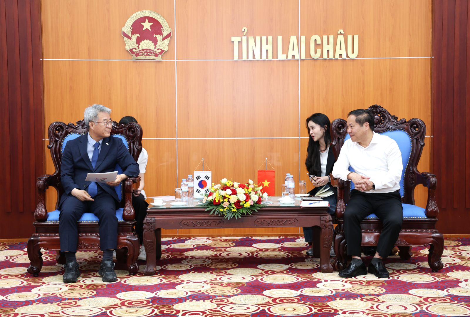 Phó Chủ tịch Thường trực UBND tỉnh Tống Thanh Hải tiếp xã giao Đoàn công tác thành phố Mungyeong, tỉnh Gyeongsangbuk (Hàn Quốc)