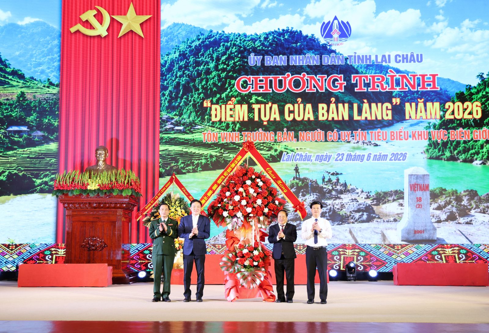 Lai Châu tổ chức Chương trình “Điểm tựa của bản làng” năm 2026: Tôn vinh, tri ân 130 trưởng bản, người có uy tín tiêu biểu
